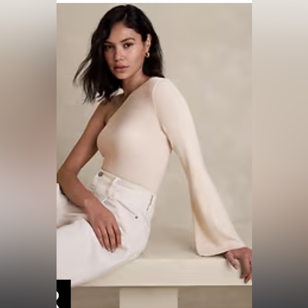 Banana Republic Factory cream ribbed one sleeve swearer XXL NWT